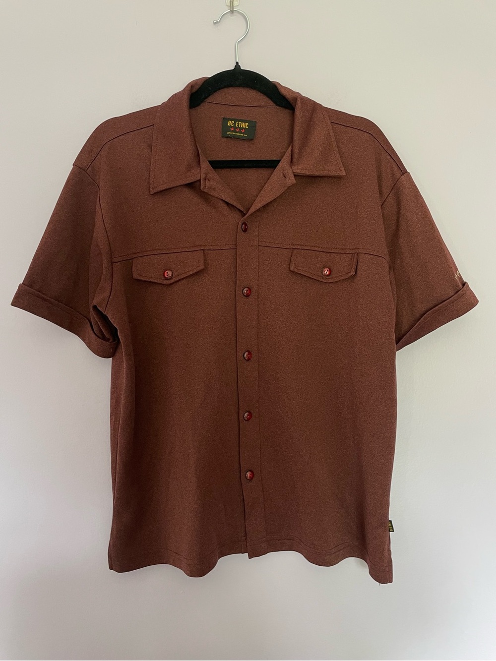 BC Ethic Men's Short-Sleeve Casual Button-Up Shirt in Maroon size M/L Camp
